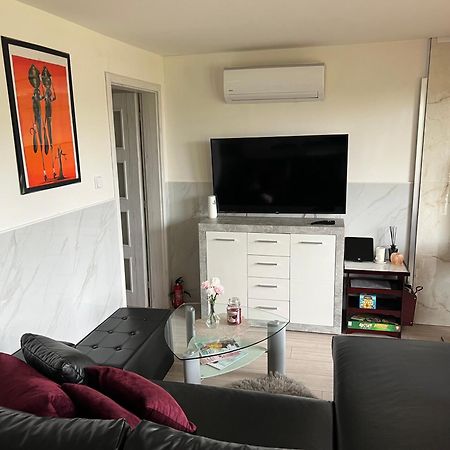 Johnys Apartment Острава Екстериор снимка