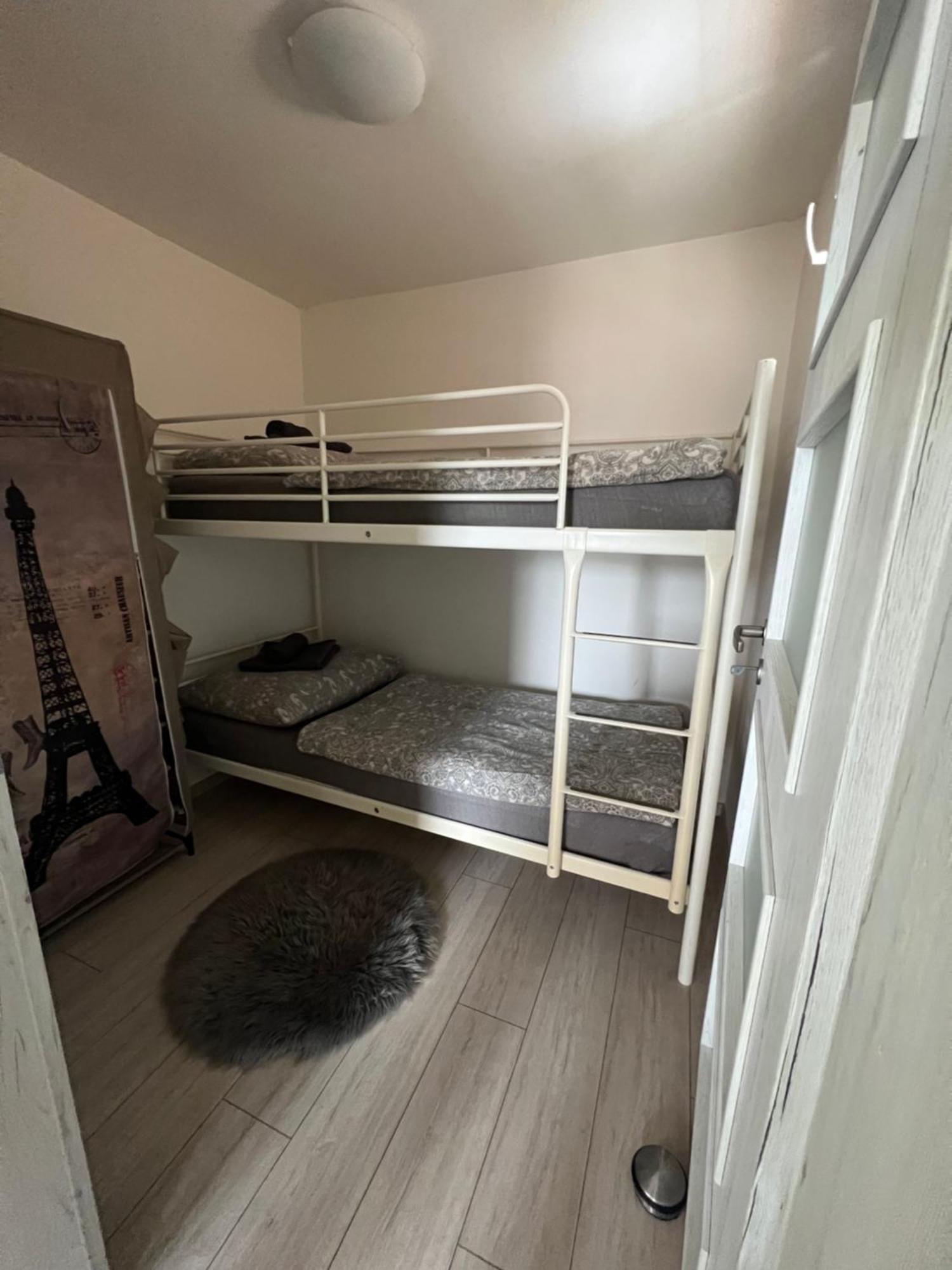 Johnys Apartment Острава Екстериор снимка